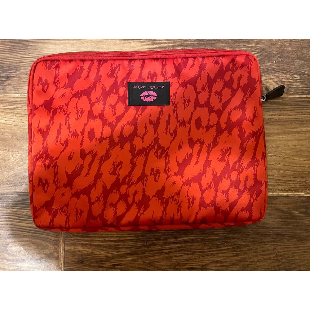 Betsey Johnson Red Orange Leopard Print Laptop Sleeve Case Padded Zip Cover Lip
